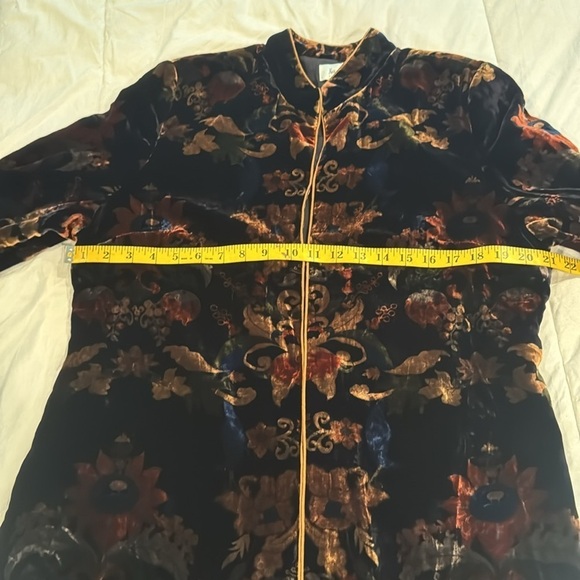 Neiman Marcus 🔥Sale🔥Exclusive Vintage velour feel coat - Picture 7 of 9